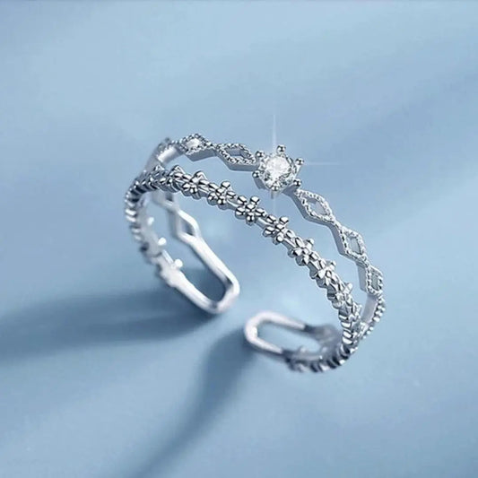 Adjustable Elegant Zirconia Ring made of Sterling Silver